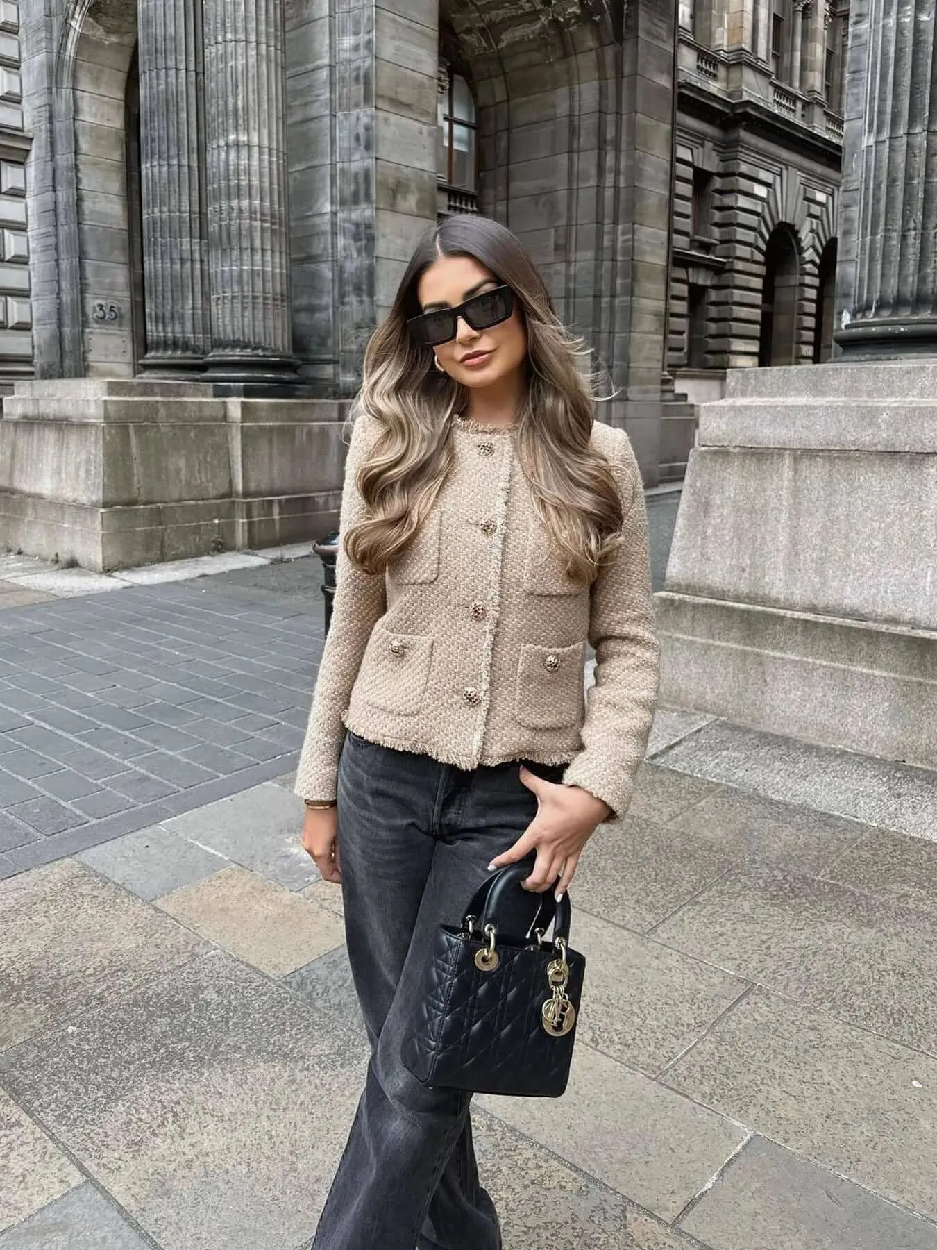 Women's Tweed Jacket: Stylish & Comfortable Outerwear